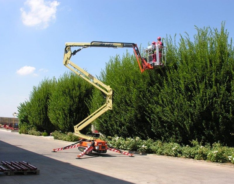 JLG - electric & hybrid boom lift