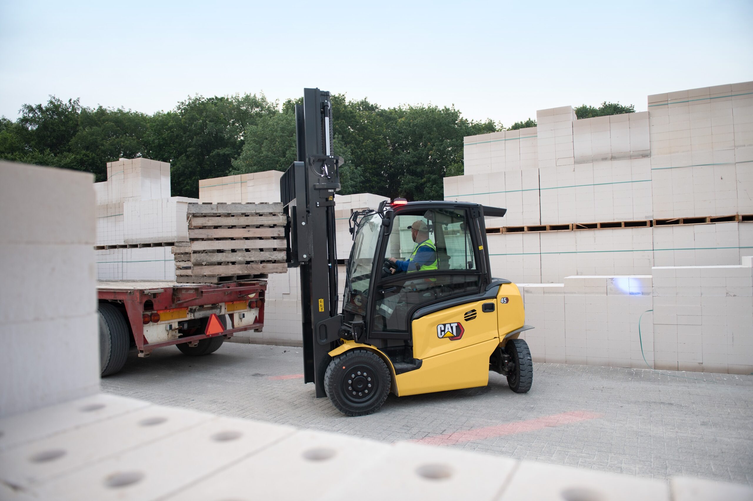 Electric Counterbalance Lithium forklift range